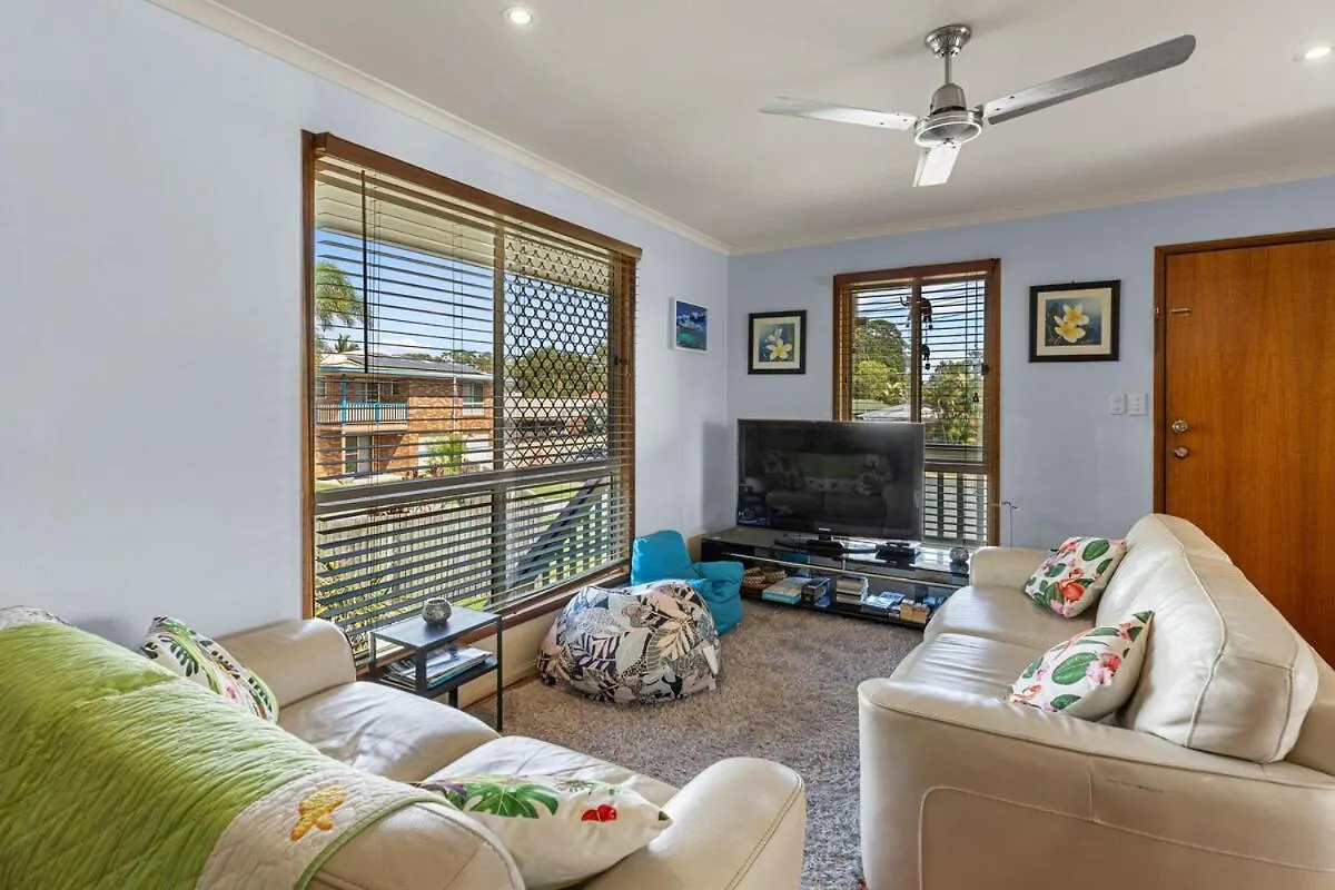 Holiday home Shore Beats Work! Tin Can Bay