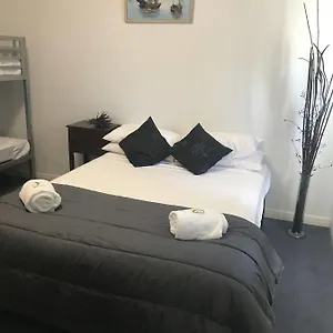 Hostel Tin Bay Budget, Tin Can Bay
